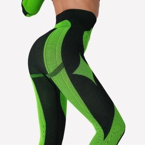 Green and Black Women's Active Leggings